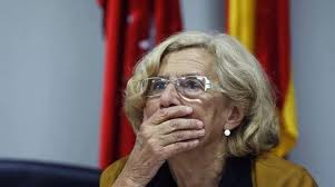 Carmena sofoca su crisis más grave en el ayuntamiento de Madrid