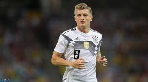 انهى لاعب الوسط الألماني توني كروس عام 2018 كأفضل ممرر في الدوري الإسباني، بحسب عدد التمريرات الإجمالية التي قدمها لزملائه في ريال مدريد خلال منافسات البطولة. Ø¨Ø¹Ø¯ Ø®Ø·Ø£ ÙˆÙ‡Ø¯Ù Ù…Ù†Ù‚Ø° Ø£Ù„Ù…Ø§Ù†ÙŠØ§ ÙŠØ±Ø¯ Ø¨Ù‚ÙˆØ© Ø£Ø®Ø¨Ø§Ø± Ø³ÙƒØ§ÙŠ Ù†ÙŠÙˆØ² Ø¹Ø±Ø¨ÙŠØ©