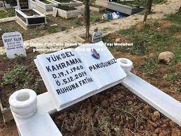 Kitabe şeklindeki taşa uygun kumlama,cnc yada kabartma el yazı tekniği. Kitap Mezar Tasi Fiyati