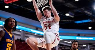 7-foot transfer center Cameron Fens commits to North Carolina