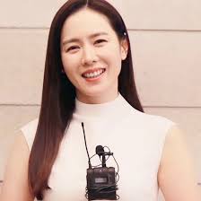 Bạn gái Hyun Bin tung ảnh dìm nhan sắc, bà xã Lee Hyung Hun phải vào nhắc  nhở