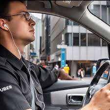 Buenas gente, busco carro para uso personal y en tiempos libres hacer  plataformas Soy de Desamparados y puedo pagar por semana o por quincena,  escucho ofertas, muchas gracias !!!