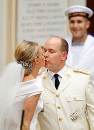 Angeblich wollte sie die hochzeit mit albert platzen lassen. Albert Charlene Die Schonsten Bilder Ihrer Traumhochzeit Gala De