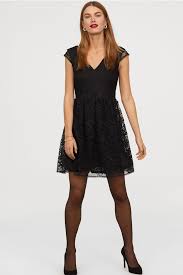 Vestido Em Renda Decote Em V Preto Senhora H M Pt Pretty Black Dresses Shop Short Dresses Dresses