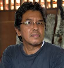 Sebelumnya dia adalah seorang aktris yang dilatih dengan seni penyamaran oleh toichi kuroba (ayah kaito kid, sekaligus kid si. Juhari Said Malaysian Arts