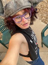 Cis men's behavior and motivations in relationships