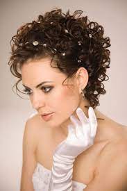 Wedding Hairstyles For Short Natural Curly Hair Short Curly Hairstyles For Women Short Curly Haircuts Short Hair Updo
