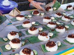 Related image of nasi lemak anak dara shah alam. Sarawak Nasi Lemak Stall Owner Who Fed Strays Now In Shah Alam Gives The Poor Free Food