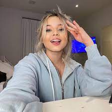 In this article, you'll learn more about alabama barker's estimated net worth, age, biography, career, height, weight, family, wiki. Alabama Barker Age Wiki Trivia And Biography Filmifeed