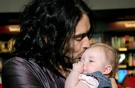 Brand camping zubehör schnell & günstig online bestellen! Russell Brand And His Girlfriend Are Reportedly Expecting Their First Baby