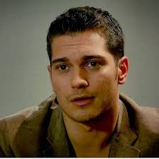 Cagatayulusoy Emirsarrafoglu El Secreto De Feriha Fotos Feriha