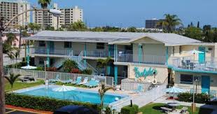 St Pete Beach Suites St Pete Beach Florida Offering A Year Round Outdoor Pool And Barbecue Facilities St Pete B Beach Suite St Pete Beach Florida Beaches
