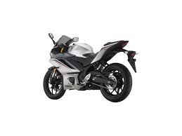 Harganya ternyata bikin kaget sob. 2020 Yamaha Yzf R25 Launched With A Price Of Rm19 998