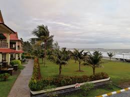 All rooms have a electric tea pot and a private bathroom, while certain rooms have a balcony and some have sea views. Lotus Seaview Beach Resort Spa 38 5 1 Prices Hotel Reviews Bandar Penawar Malaysia Tripadvisor