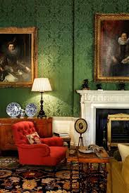 Incorporate rich woods, leathers and black and red accents. 27 Daring Red And Green Interior Decor Ideas Digsdigs