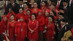 Dibintangi oleh hafidz roshdi, zara zya, haleeda mazlin, dayana roza, aprena manrose, isyariana, mia nasir dan ramai lagi. Selain Anak Kandung Pdi P Usung Menantu Presiden Jokowi Maju Pilkada 2020