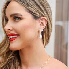 You're never fully dressed without a little sparkle! ✨💎 Shine bright with  diamonds from Provident Jewelry. #DiamondDreams #ProvidentJewelry