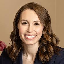 Lauren Kaplan's Instagram, Twitter & Facebook