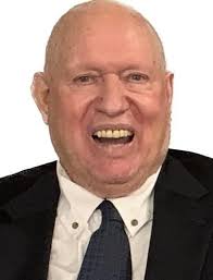 Earl Myers's Instagram, Twitter & Facebook