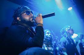 Do the money dance (grr, pow) / nah, pow (woo, woo, woo) / money man, money man, money man do the money dance / i pull up in a brand new benz (to, to), benjamin's is my only The Break Presents Money Man Xxl