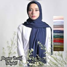 Kan diamond cerutti biasa disebut juga dengan nama diamond crepe atau georgette. Jilbab Pashmina Ceruti Diamond Model Hijab Terbaru