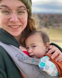 Amber Caro's Instagram, Twitter & Facebook