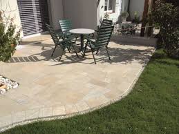 Naturstein Platte Travertin Beige Fur Aussen In 2020 Gartenplatten Naturstein Terrasse Gartengestaltung