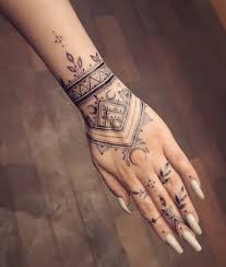 Geometric Freestyle Jagua