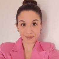 Laura Curci's Instagram, Twitter & Facebook