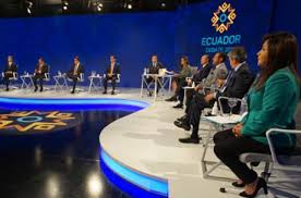 Para la opinión personal del editor de este sitio web creo que hay muchos partidos políticos que… read more » 16 Candidatos Presidenciales Participan En El Debate Obligatorio Del Cne El Comercio