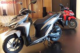 Secara fisik new honda vario 125 esp. Enggak Perlu Bongkar Bongkar Begini Cara Cek Tegangan Aki Di All New Honda Vario Gridoto Com