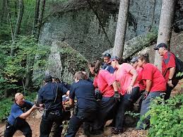 Raven cliff falls are located in white county, georgia on a creek that joins dodd creek. White County Emergency Personnel Rescue Man After Fall Accesswdun Com