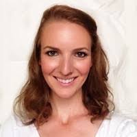 Sara Chatham's Instagram, Twitter & Facebook