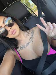 Tits in the car