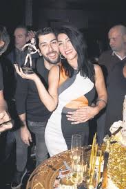 Hande yener, önceki gece trump towers'taki fiyort adlı mekanda konser verdi.dansçılarıyla birlikte sahneye çıkan yener'e dj oğlu çağın kulaçoğlu da set başında eşlik etti. Hande Yener 46 Yasini Dostlariyla Kutladi Takvim