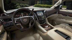 Schon jetzt sind bilder aufgetaucht, die das kantige design und das futuristische cockpit cadillac escalade (2020): Galerie Cadillac Escalade 2014 Innenraum Bilder Und Fotos