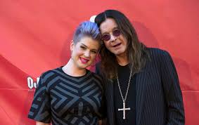 J'ai perdu le meilleur ami que j'ai jamais eu» : Kelly Osbourne sort du  silence et rend hommage à son père Ozzy