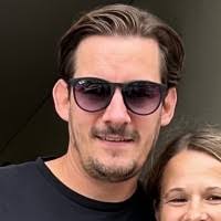 20+ "Losito" profiles