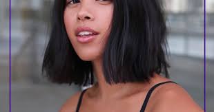 Vous allez voir qu'il peut facilement être un joli carré plongeant lisse met parfaitement la couleur de ces cheveux très lisses et d'un noir très profond avec des reflets bleu nuit. Coiffure Comment Choisir Le Carre Qui Vous Convient