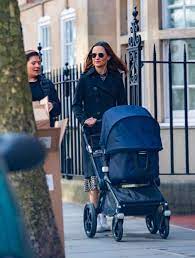 Pippa middleton looks amazing in ralph lauren as she takes stroll with baby daughter. Pippa Middleton Steps Out In A Midi Dress With Her New Baby