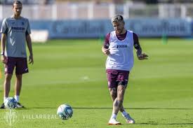 Find out everything about alberto moreno. Alberto Moreno Back In Spain After A Successful Sojourn In Jolly Old By Villarreal Cf Villarreal Cf Medium