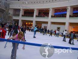 Patinoarul in incinta afi palace cotroceni are personal instruit, poti face lectii de patinaj de initiere sau performanta, patinaj agrement. Patinoar Afi Palace Cotroceni Patinoar In Bucuresti