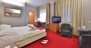 Thanks to its strategic location just 250 meters from the train station, 10 minutes walk from the center and 5 minutes from the casa natale enzo ferrari museum , the hotel is the perfect stop for those coming to modena for business or pleasure. Suites And Rooms Hotel In Downtown Milan Bw Hotel Major