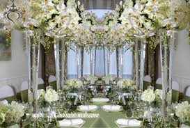 Wir fertigen für ihre eltern passend zur goldenen hochzeit gestecke und dekorationen an , damit sie alles gleich finden , haben wir die artikel hier zusammengefasst. Hochzeitsdekoration In Grun Und Eventdeko In Weiss Und Grun