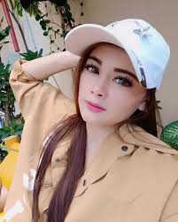 Potret Cantik Lenny, Seleb Tiktok yang Mirip Iis Dahlia