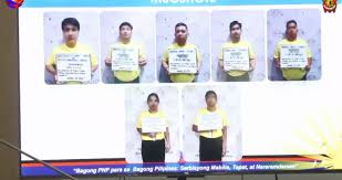 EX-SEN. BONG REVILLA, NAKAKULONG SA PAYATAS; MUGSHOT KASAMA NG 6 PANG  AKUSADO, ISINAPUBLIKO NG DILG Inilabas ni Department of the Interior and  Local Government (DILG) Secretary Jonvic Remulla ang mugshot ni former