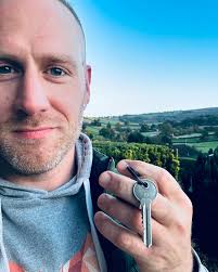 I finally did it!! After years of two jobs and saving hard……plus the never  ending support of my family and friends, I bought my first house! It was a  sad goodbye to