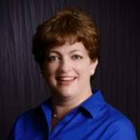 Kim Lesh's Instagram, Twitter & Facebook