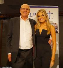Jun 03, 2021 · inside erin molan's life, career and controversies molan, 37, also opened up about her politician father, liberal senator jim molan, who is battling prostate cancer. Radio Star Erin Molan Breaks Down As She Explains Why She Said Hooka Looka Mook Hooka Fooka On Air Daily Mail Online