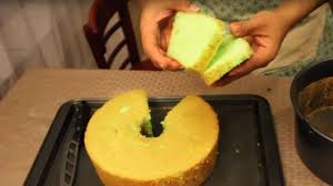 Jadi nanti hasilnya mirip dengan cotton cake ( kue kapas ) yang lembut dan super ringan tanpa membuat seret. Resep Kue Sarang Semut Resep Kue Bolu Pandan Pandan Chiffon Cake Recipe Buat Kue
